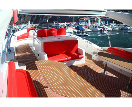 Luxury Boat Excursion – Opera 60